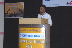 40129762_2014613178577936_102888634520174592_o_2014613168577937